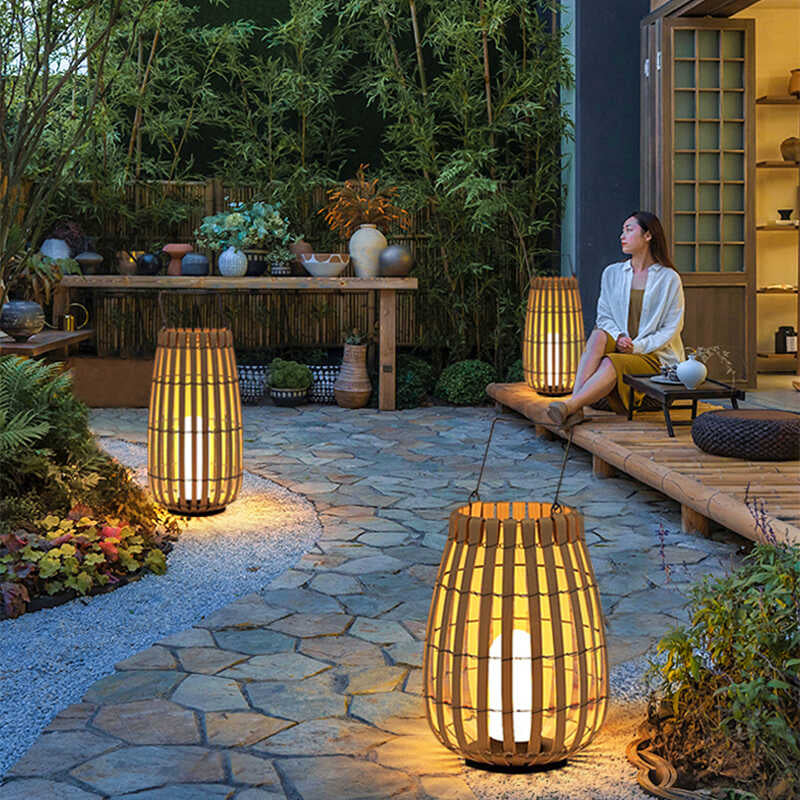Belvo Outdoor Solar Lamp - Image 2