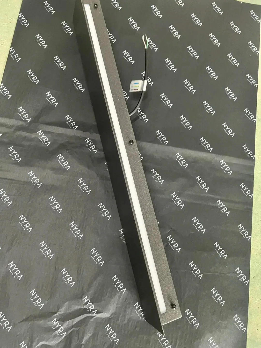 Phillips IP65 Waterproof Wall Lamp - Image 9