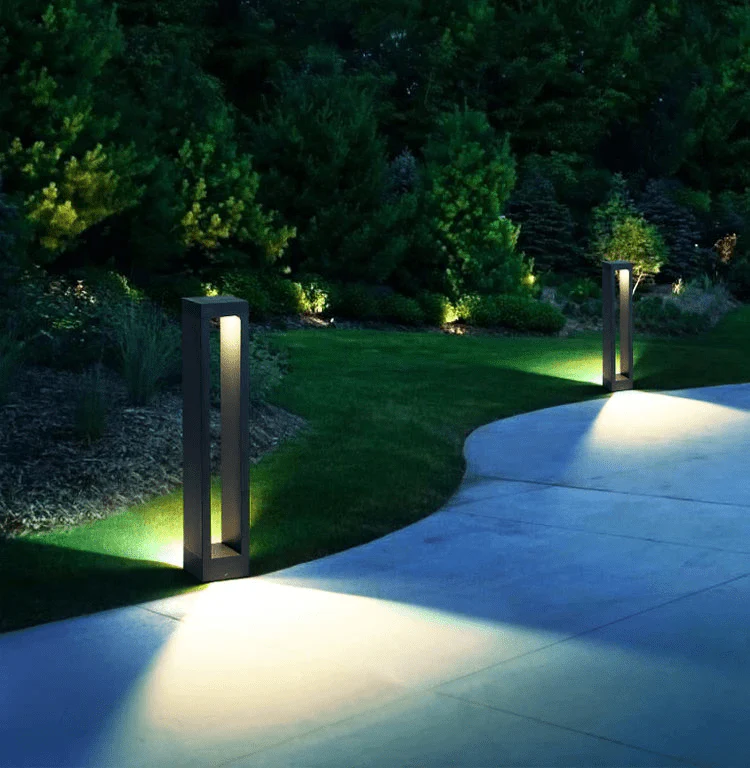 Jackson LED Outdoor Lawn Lamp - Image 2