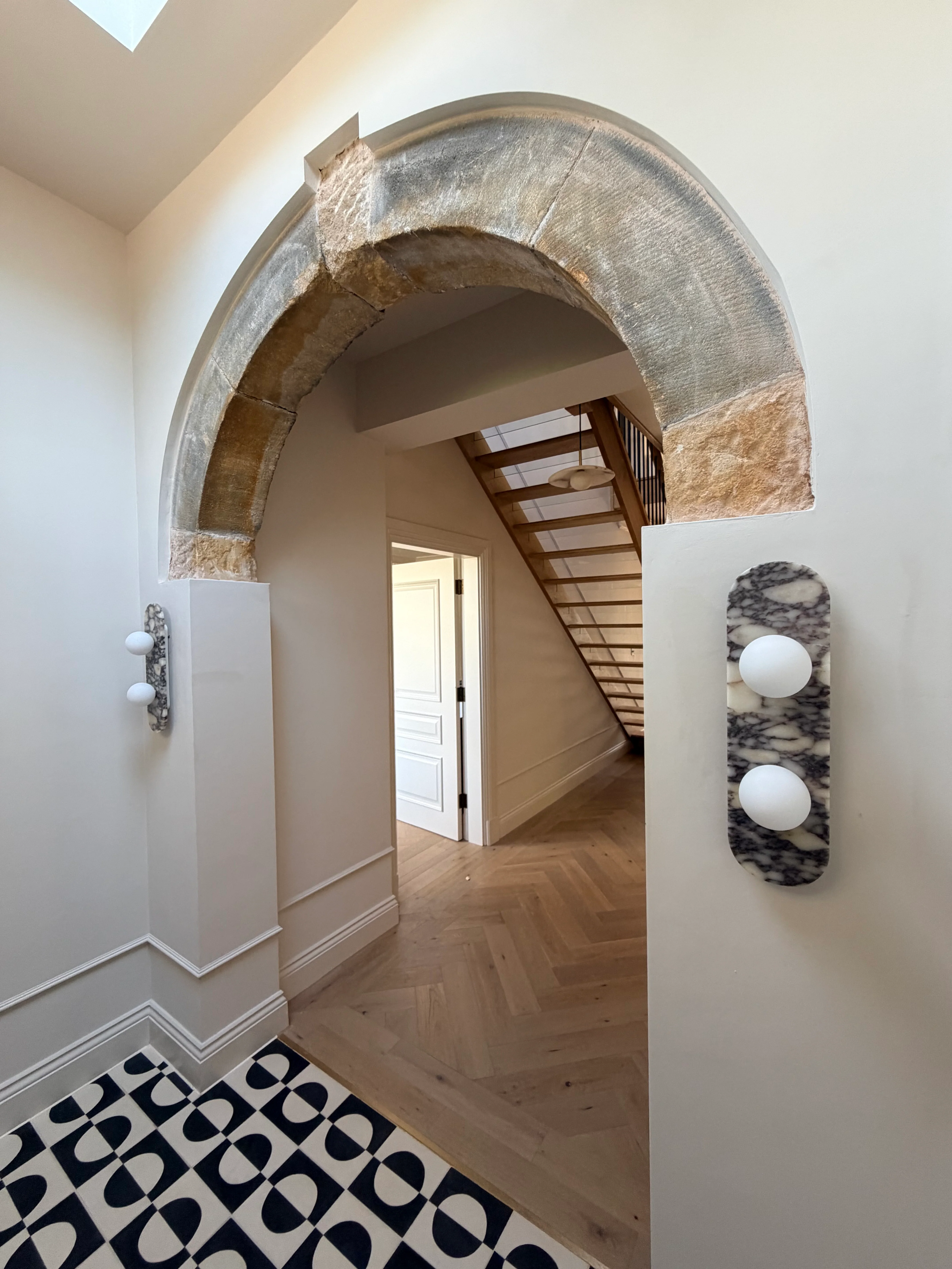 Zyotra Marble Wall Lamp - Image 2